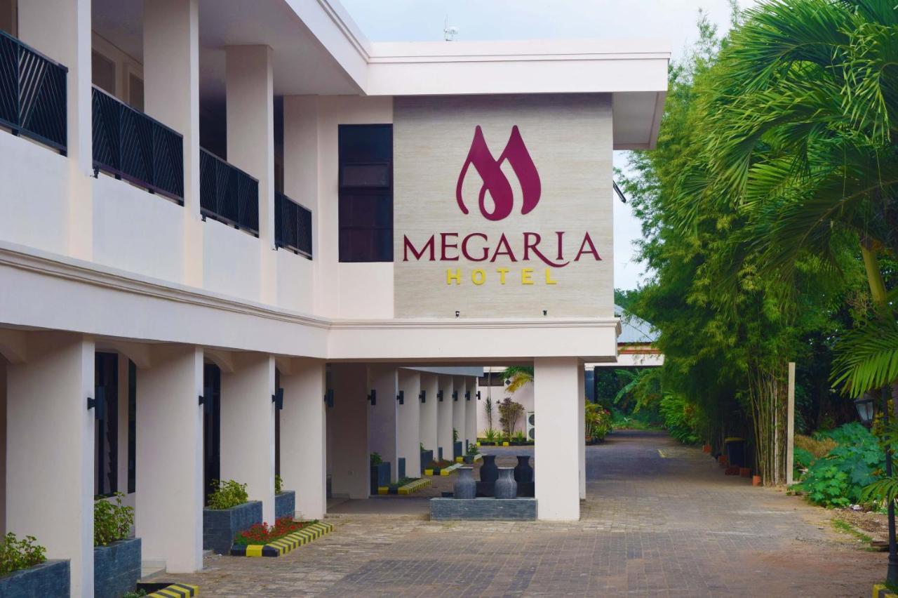 Megaria Hotel Merauke Bagian luar foto
